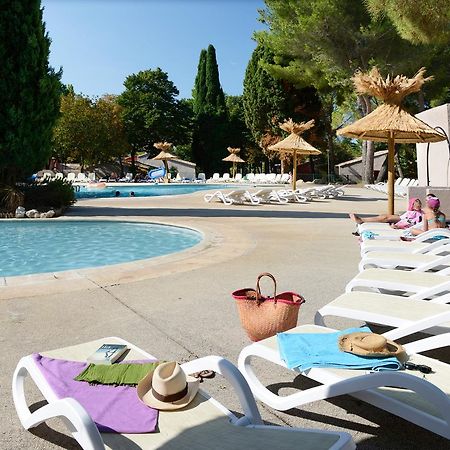 ארל Residence Odalys Le Village Camarguais Les Gardians מראה חיצוני תמונה