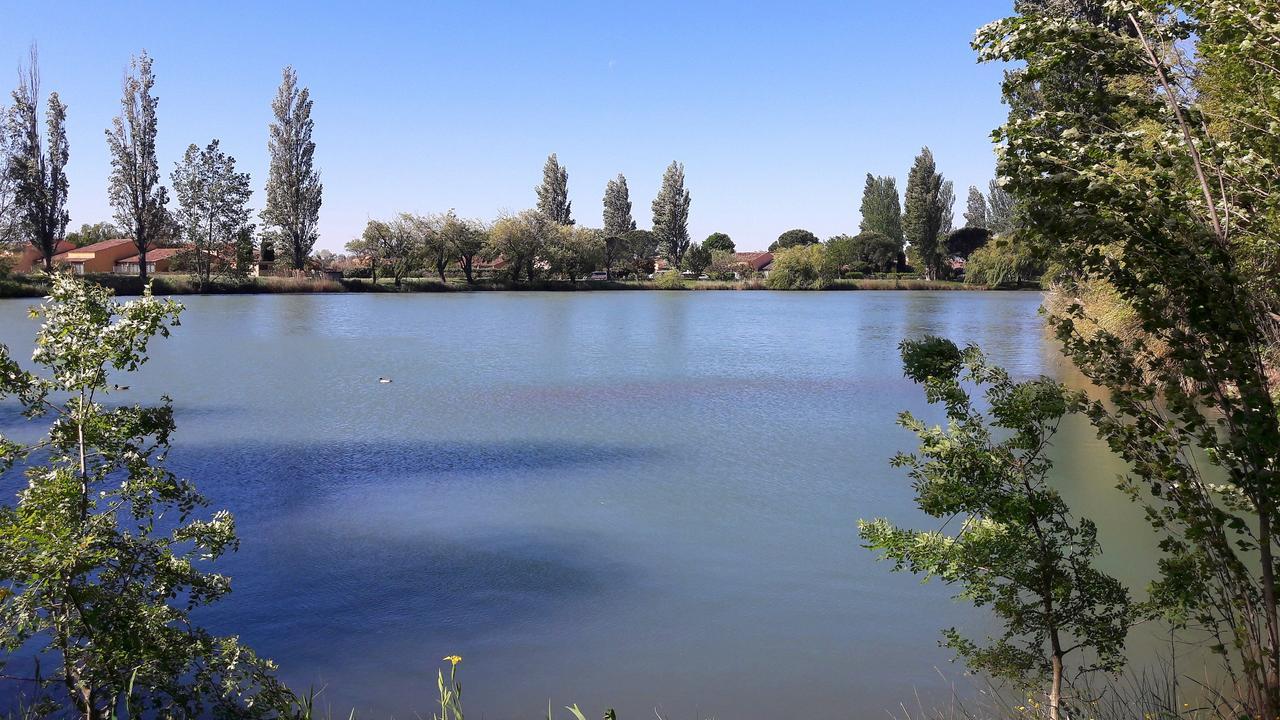 ארל Residence Odalys Le Village Camarguais Les Gardians מראה חיצוני תמונה