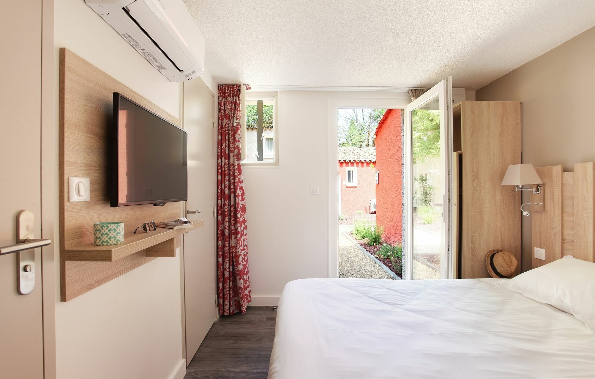 ארל Residence Odalys Le Village Camarguais Les Gardians מראה חיצוני תמונה