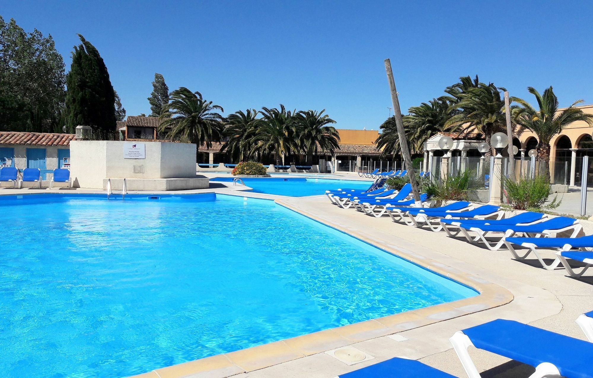 ארל Residence Odalys Le Village Camarguais Les Gardians מראה חיצוני תמונה